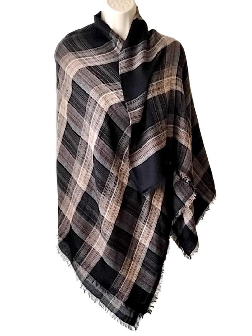NWOT Cashmere & Silk Tissue Weight Fringed Shawl Wrap Scarf 54x57 Plaid